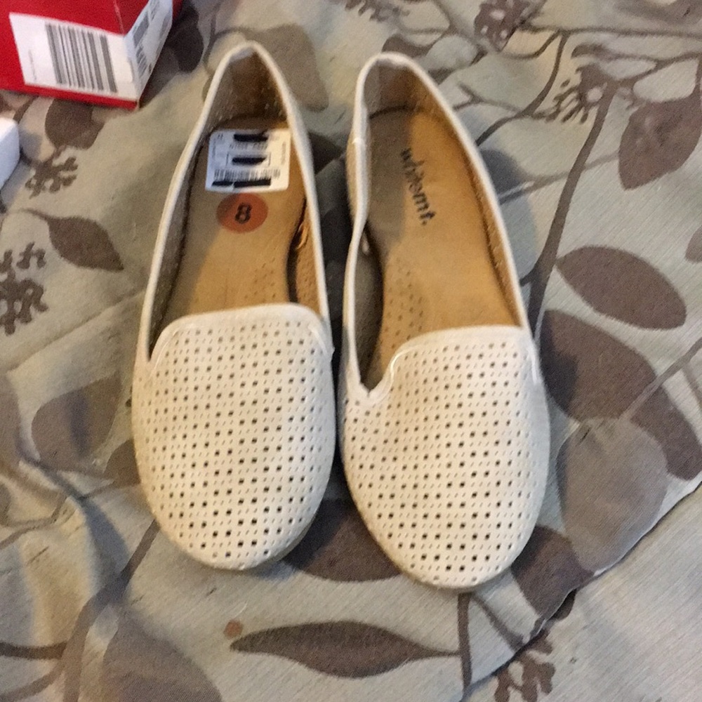 Nude Perforated flats